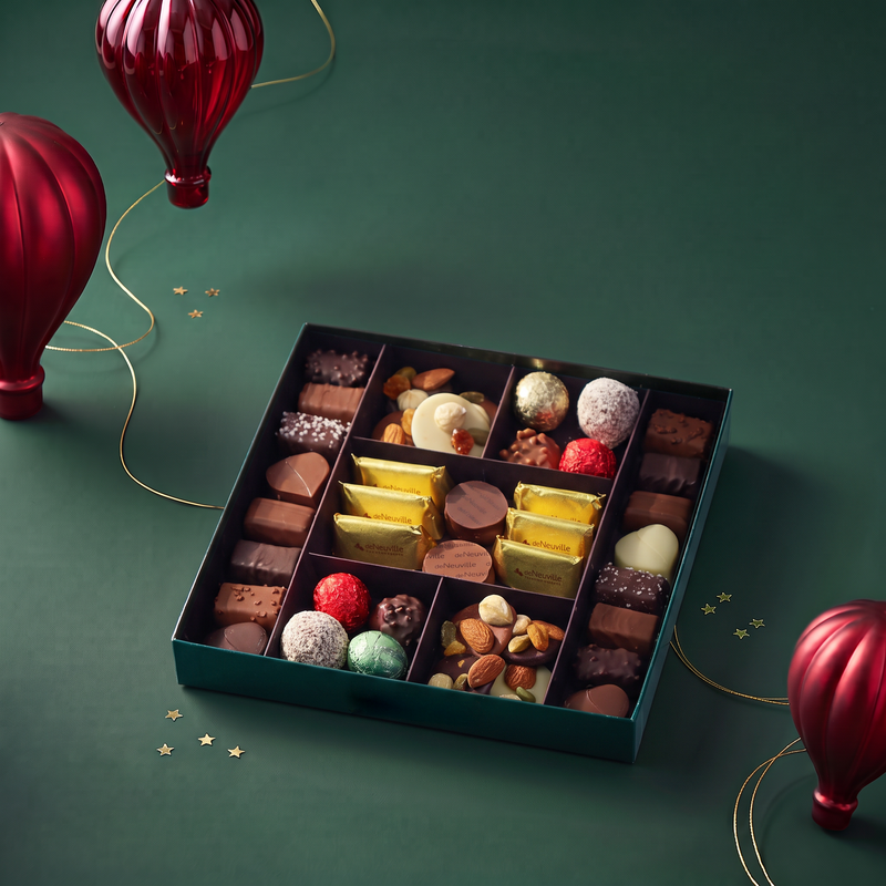 Grand Coffret de Chocolats Festifs Hover